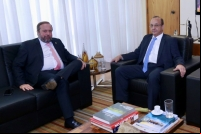 Presidente da CNT se reúne com ministro de Minas e Energia