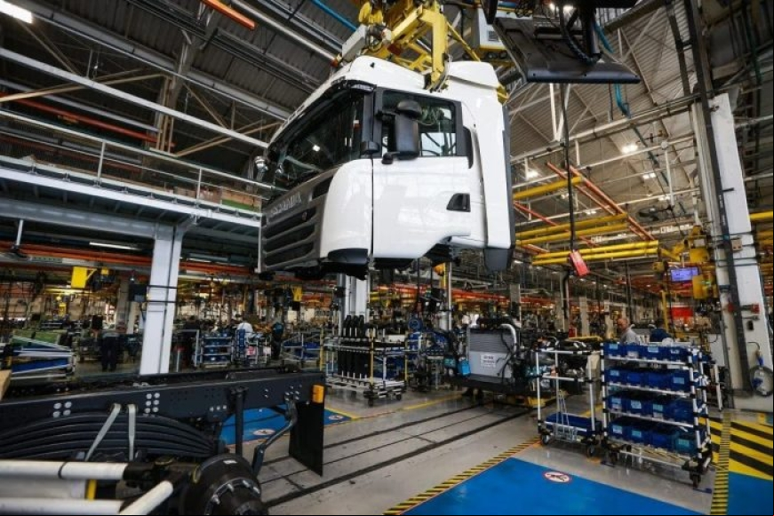 Produção de caminhões quase dobrou em agosto, segundo Anfavea