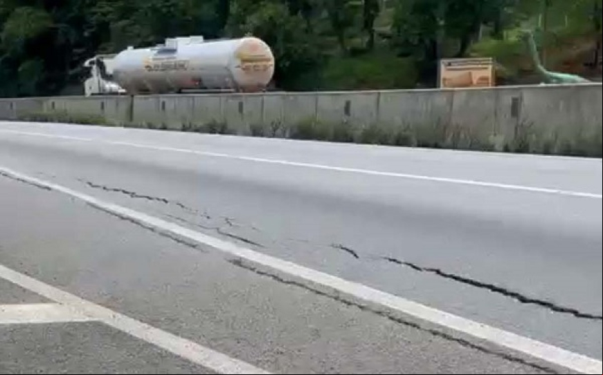 Bloqueio no km 33 da BR-277 leva caos ao setor do Transporte